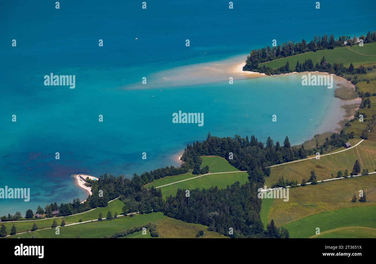 Austria, Salisburghese, riva del lago Wolfgangsee vista dalla cima del monte Bleckwand Foto Stock