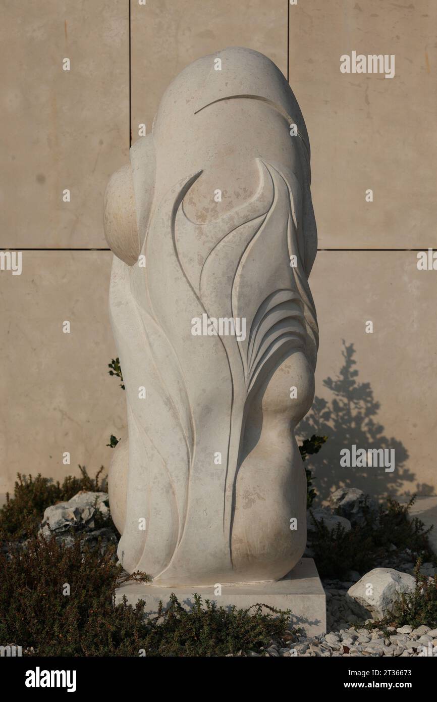Una delle tante sculture del âTown di SculpturesÔ , Vrsar, Istria, Croazia Foto Stock