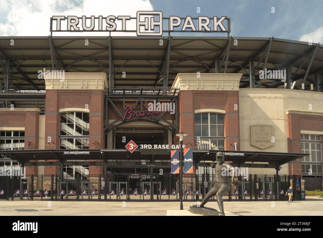 Atlanta, Georgia, USA: 13 agosto 2022 - ingresso al Truist Stadium di Atlanta, Georgia. Lo stadio è un campo da baseball e sede degli Atlanta Braves -M. Foto Stock