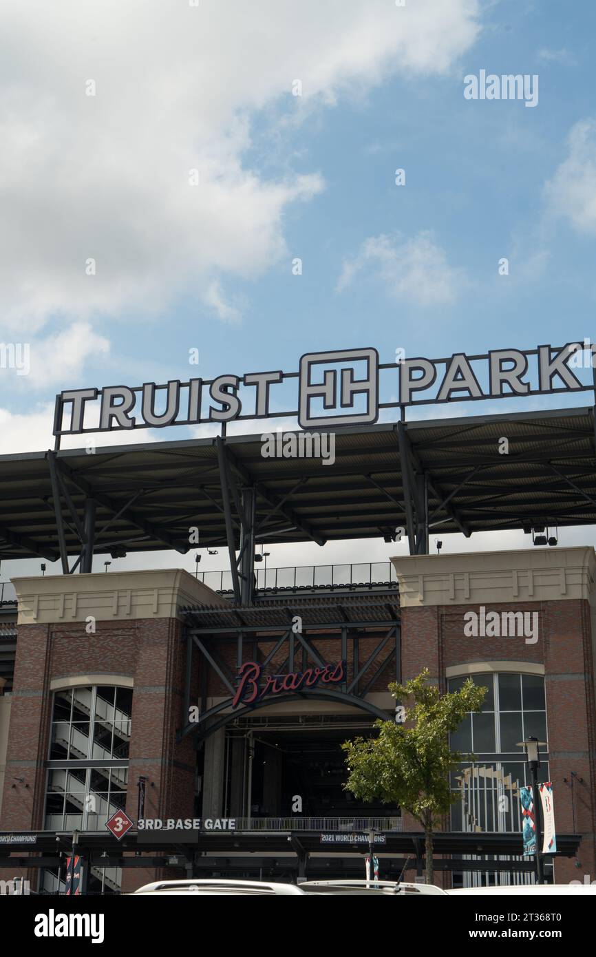 Atlanta, Georgia, USA: 13 agosto 2022 - ingresso al Truist Stadium di Atlanta, Georgia. Lo stadio è un campo da baseball e sede degli Atlanta Braves -M. Foto Stock