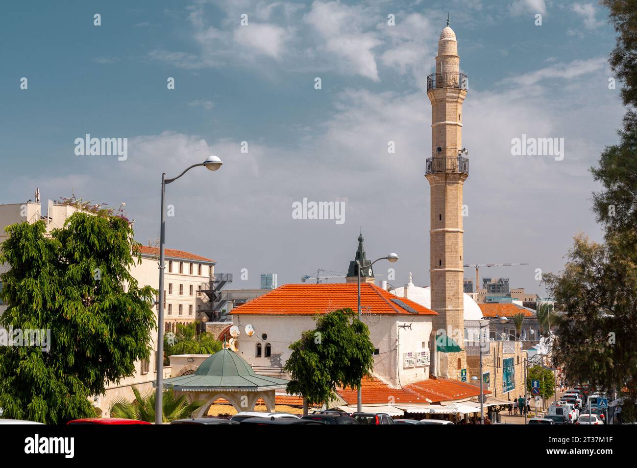 Jaffa, Israele - 5 ottobre 2023: La moschea Mahmoudiya è la più grande e significativa moschea di Jaffa, ora parte della città più grande di Tel Aviv-Ya Foto Stock