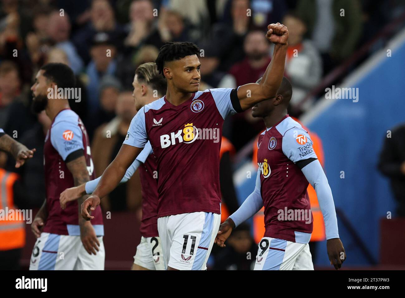 Ollie Watkins dell'Aston Villa festeggia dopo aver segnato il terzo gol della sua squadra. Partita di Premier League, Aston Villa contro West Ham Utd al Villa Park di Birmingham domenica 22 ottobre 2023. Questa immagine può essere utilizzata solo per scopi editoriali. Solo per uso editoriale, foto di Andrew Orchard/Andrew Orchard fotografia sportiva/Alamy Live news Foto Stock