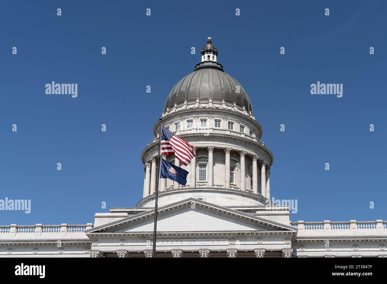 Salt Lake City, Utah – 12 settembre 2023: Cupola del Campidoglio dello Utah con spazio copia Foto Stock