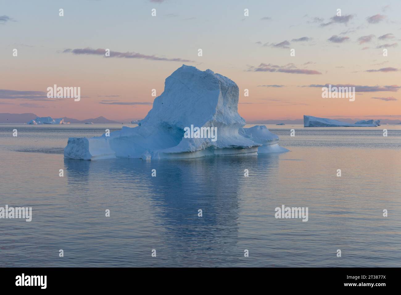 Il bellissimo Iceberg all'alba Foto Stock