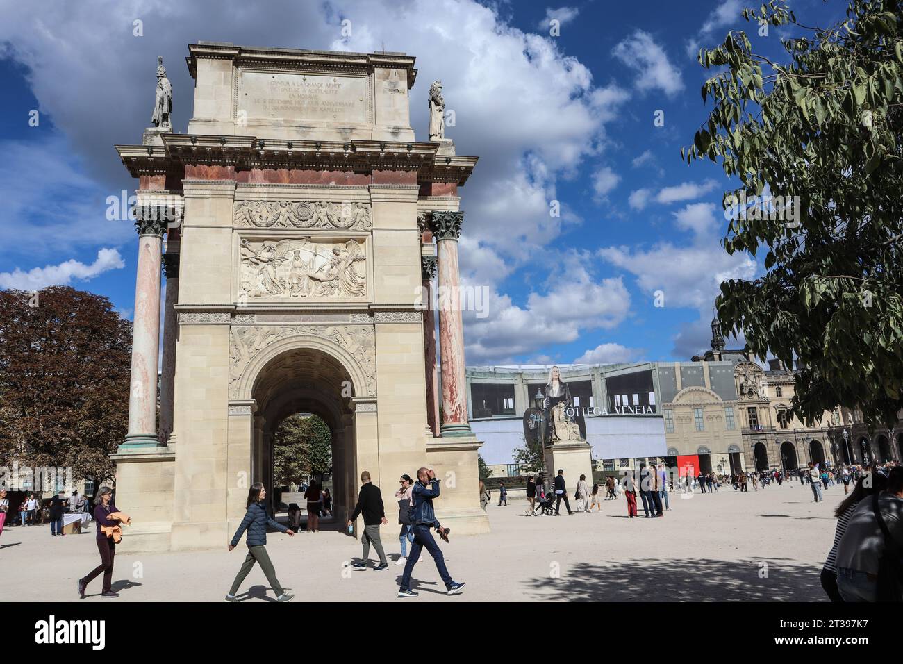 Museo del Louvre, Parigi, Francia. Arc de Triomphe du Carrousel. Ingresso al Louvre. Foto Stock