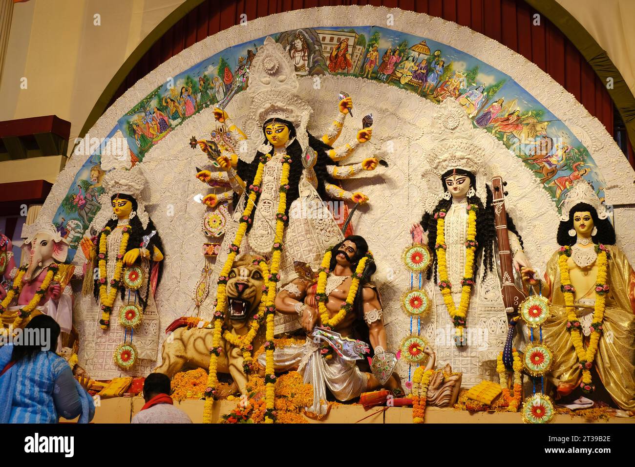Pune, India 23 ottobre 2023, Durga Puja è uno dei festival più famosi, Special Navratri Celebration of Maa Durga durante un popolare incontro indiano Foto Stock