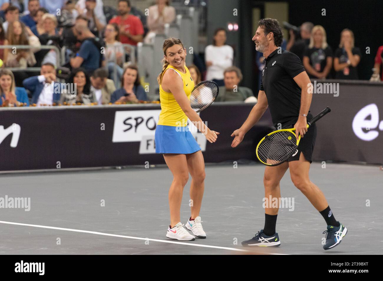 Horia Tecau partecipa al suo match di ritiro, insieme a Simona Halep, Patrick Mouratoglou, Andrei Pavel, Marius Copil, Bethanie Mattek-Sands Foto Stock