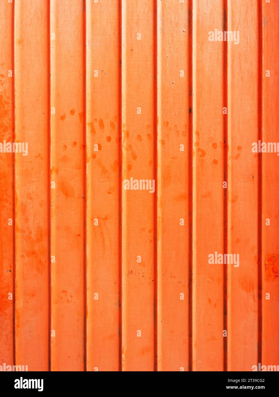 Superficie metallica arancione come sfondo e trama dell'elemento di design Foto Stock