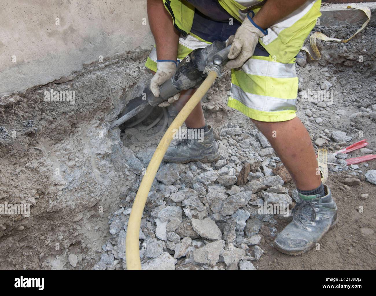 Demolizione di Un edificio e lavori di ristrutturazione nel settore delle costruzioni lavori di demolizione e ristrutturazione nella costruzione credito: Imago/Alamy Live News Foto Stock