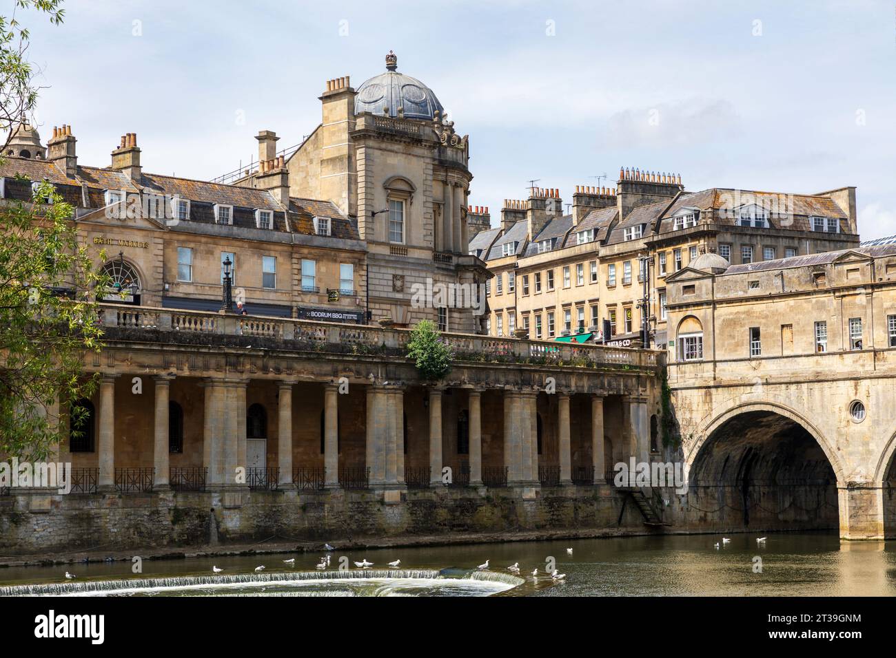 Pulteney Bridge & Weir, Bath, Somerset, Inghilterra. Foto Stock