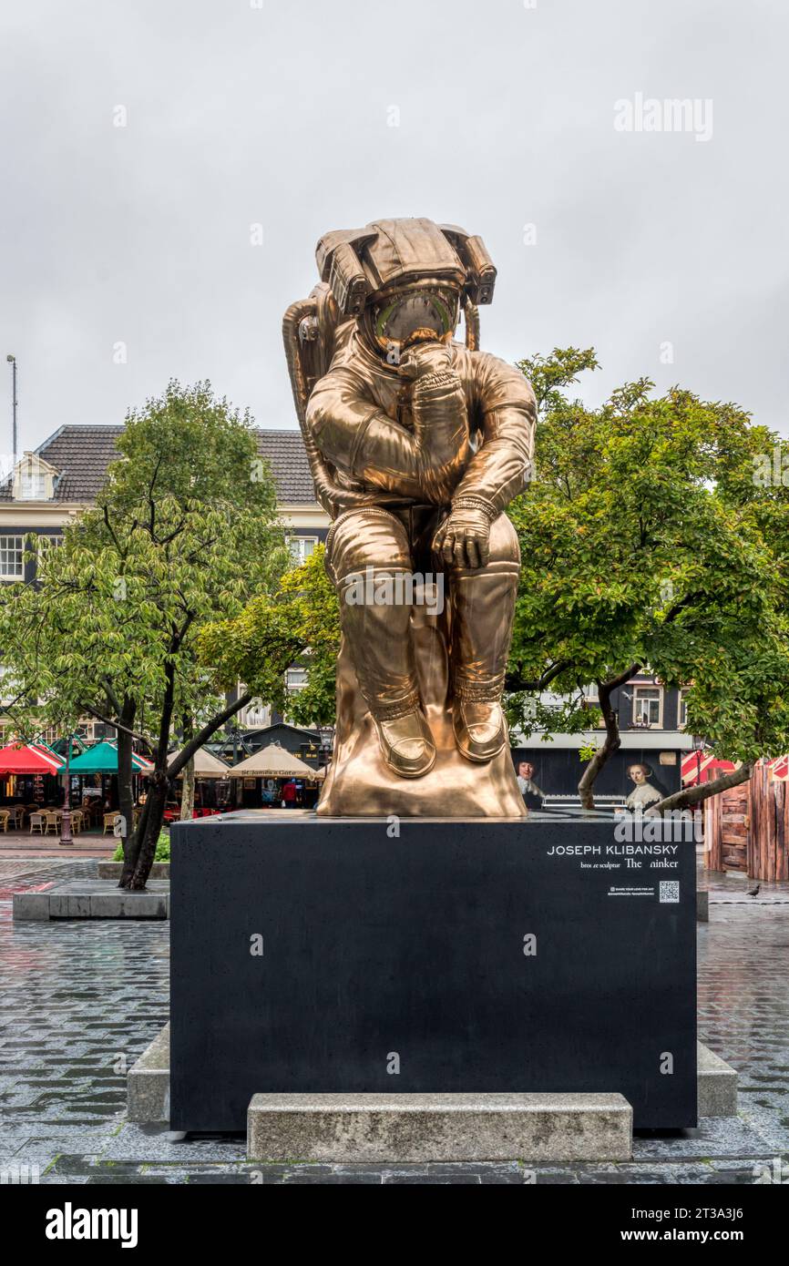 Il Pensatore di Joseph Klibansky a Rembrandtsplein, Amsterdam. Bronzo. 2018. Foto Stock