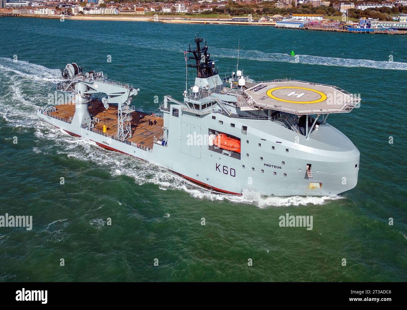 RFA Proteus (K60) è una nave di sorveglianza oceanica multiruolo che ha il compito di proteggere l'infrastruttura di tubazioni e cavi sottomarini del Regno Unito. Foto Stock