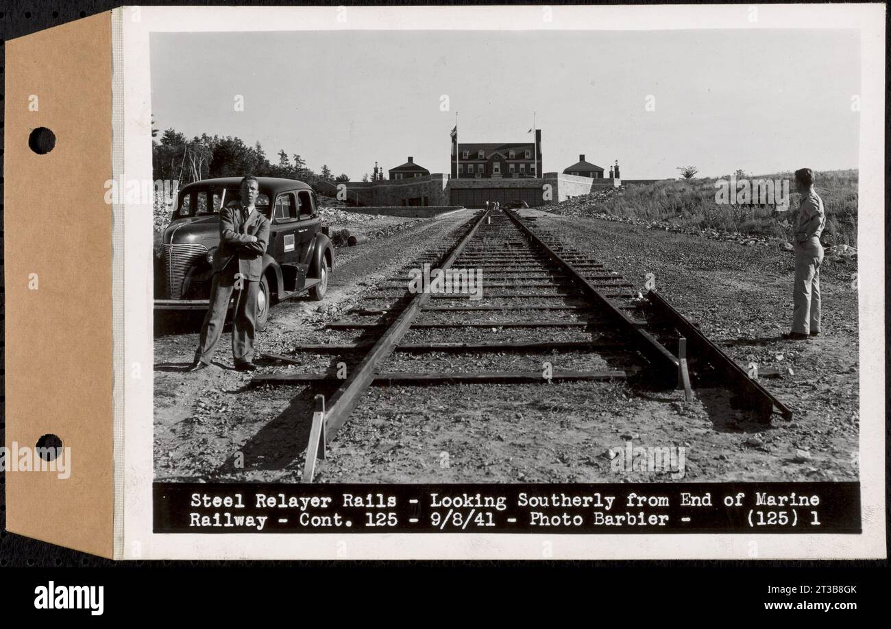 Contratto n. 125, costruzione della Marine Railway per Quabbin Reservoir, Belchertown, rotaie di relayer in acciaio, guardando a sud dalla fine della ferrovia marina, Belchertown, Massachusetts, 8 settembre 1941 Foto Stock