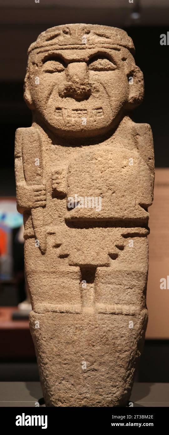 Custode di una tomba. Metà umana e metà jaguar. San Agustín, Colombia. c.100-900. Roccia vulcanica. L'immagine umana: Arte, identità e simbolismo. POS Foto Stock