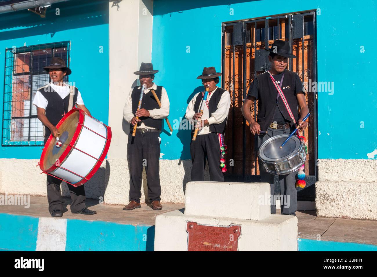 Gruppi di musicisti peruviani della comunità Lukina in Perù. Foto Stock