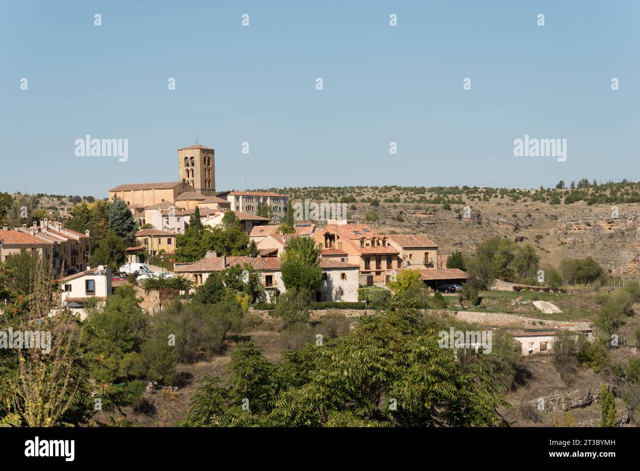 Vista su Sepulveda. Chiesa di Virgen de la pena. Segovia, Spagna Foto Stock