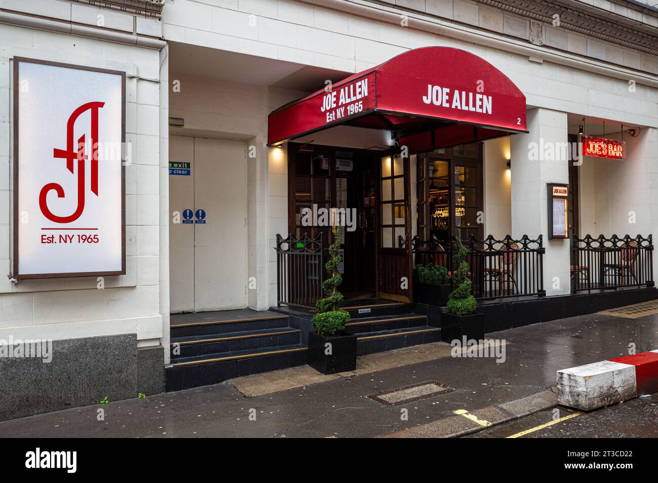 Joe Allen Bar & Restaurant in Burleigh St tra lo Strand e Covent Garden nel centro di Londra - Ristorante in stile NY di Londra, aperto nel 1977. Foto Stock