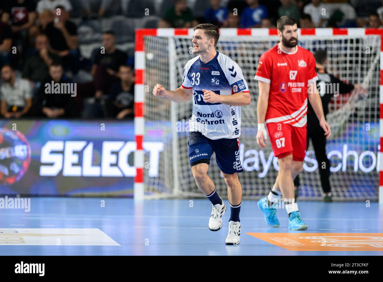 Podgorica, Montenegro, 24.10.23, ottobre 2023, (33) SMITS Kay festeggia il gol alla EHF European League - Group phase match tra RK Lovcen e SG Flensburg-Handewitt alla Bemax Arena, credito: Stefan Ivanovic/Alamy Live News Foto Stock