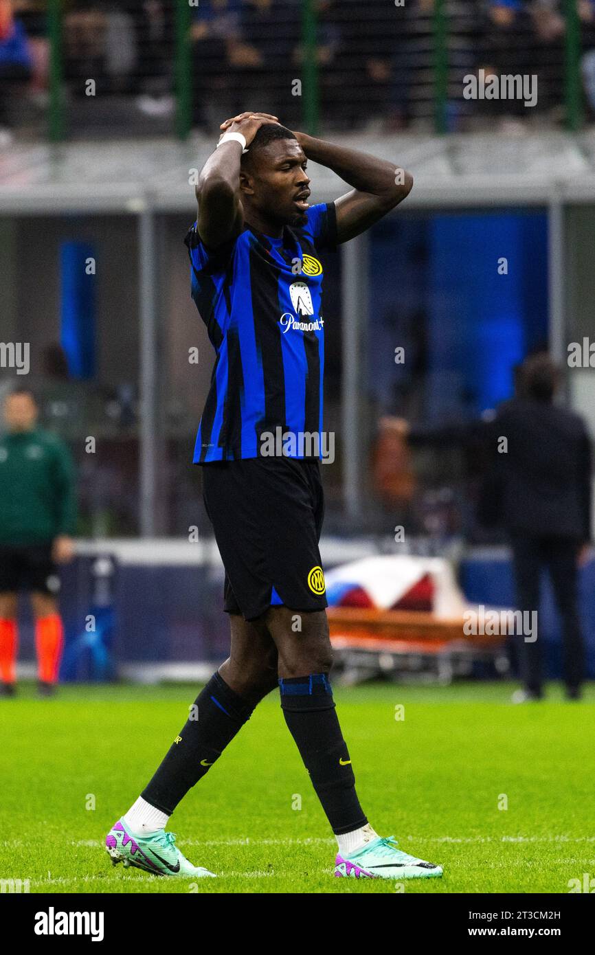 Marcus Thuram in azione durante la partita di UEFA Champions League tra FC Internazionale e FC Salzburg allo Stadio Giuseppe Meazza di Milano, Italia, il 24 ottobre 2023 crediti: Mairo Cinquetti/Alamy Live News Foto Stock