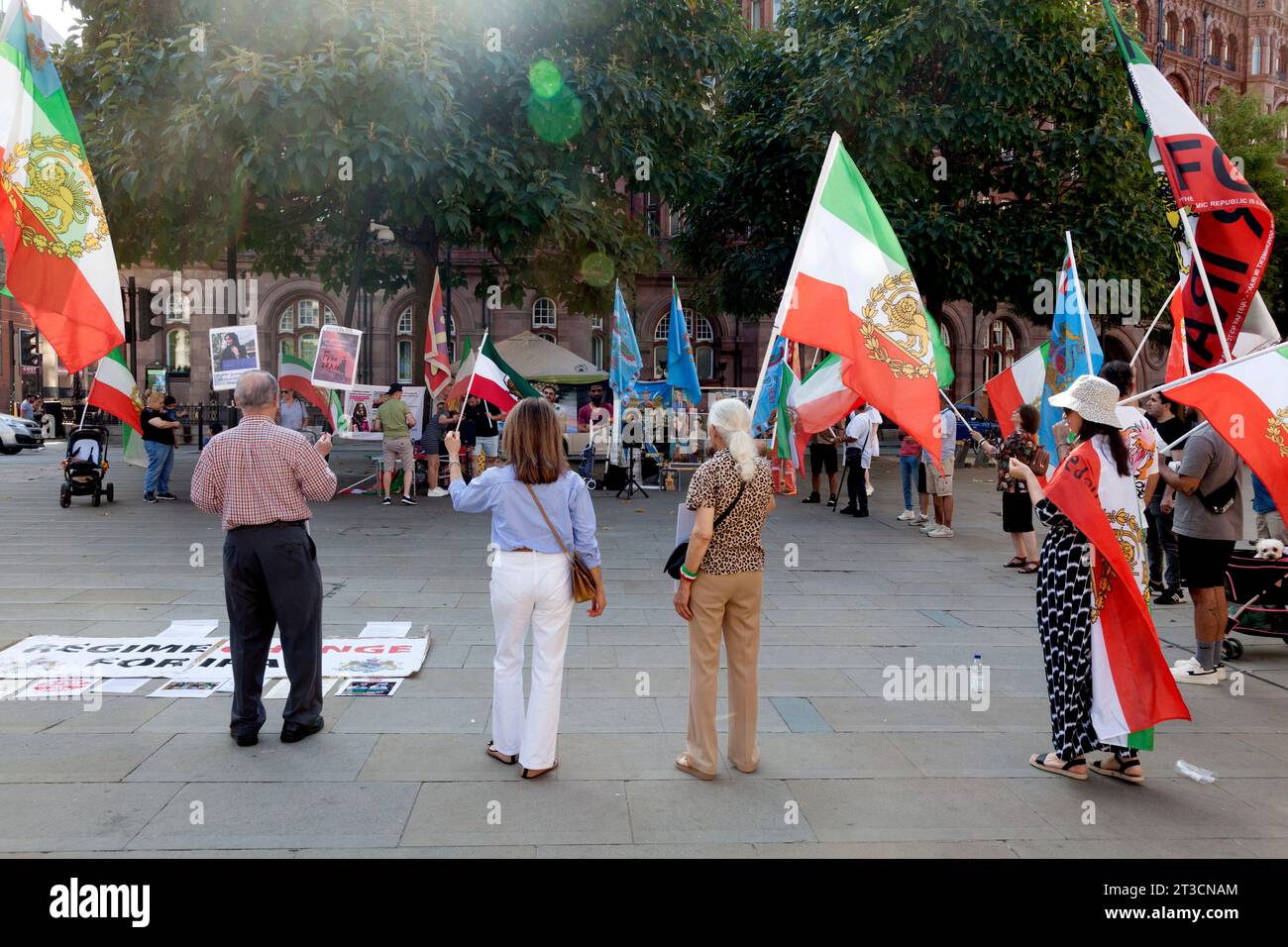 Dimostrazione nel centro di Manchester per un cambio di regime in Iran Foto Stock