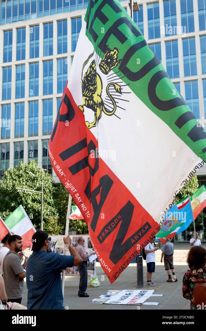 Dimostrazione nel centro di Manchester per un cambio di regime in Iran Foto Stock