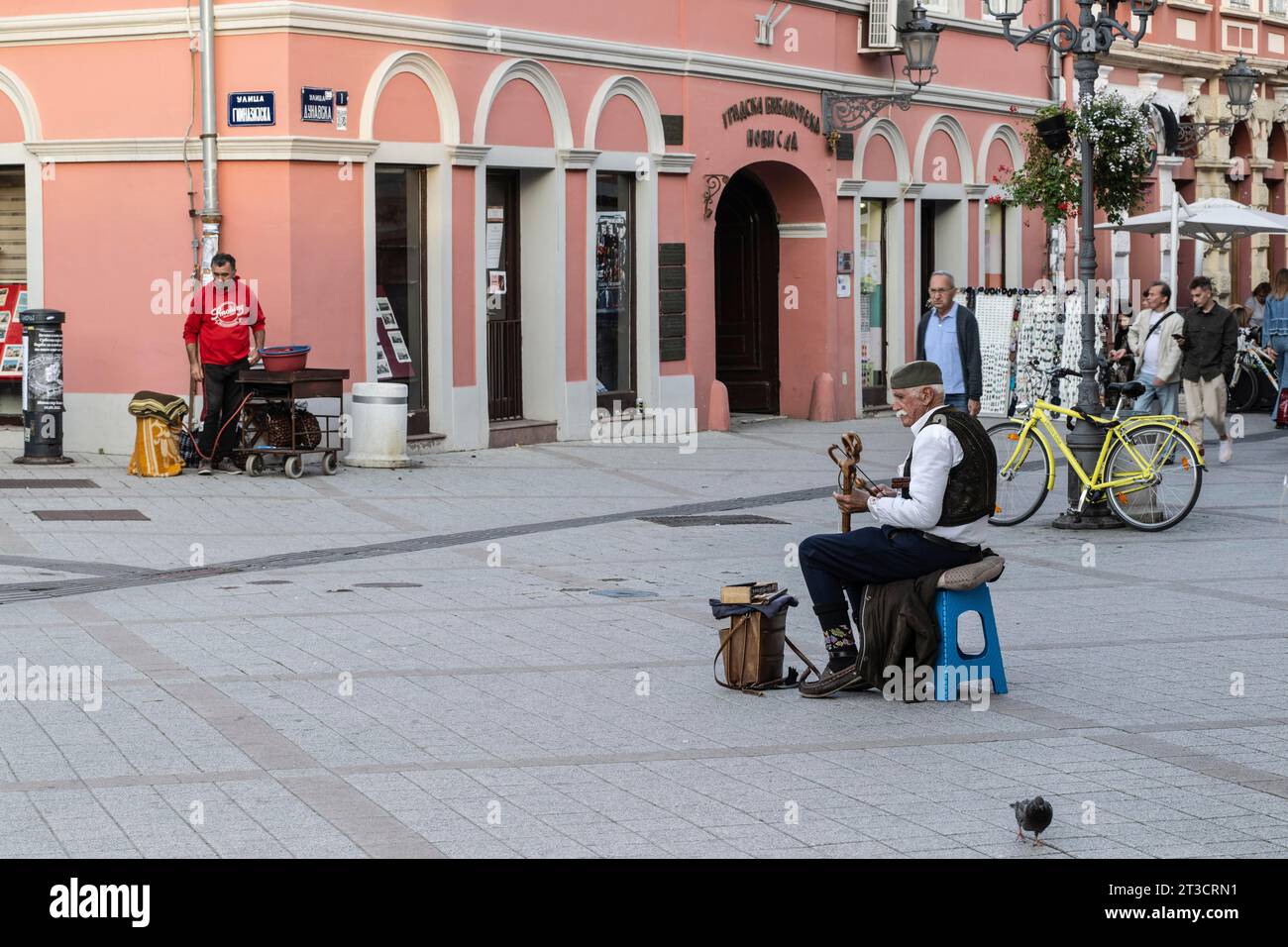 Musicisti di strada nel centro della città, Novi Sad, Serbia Foto Stock