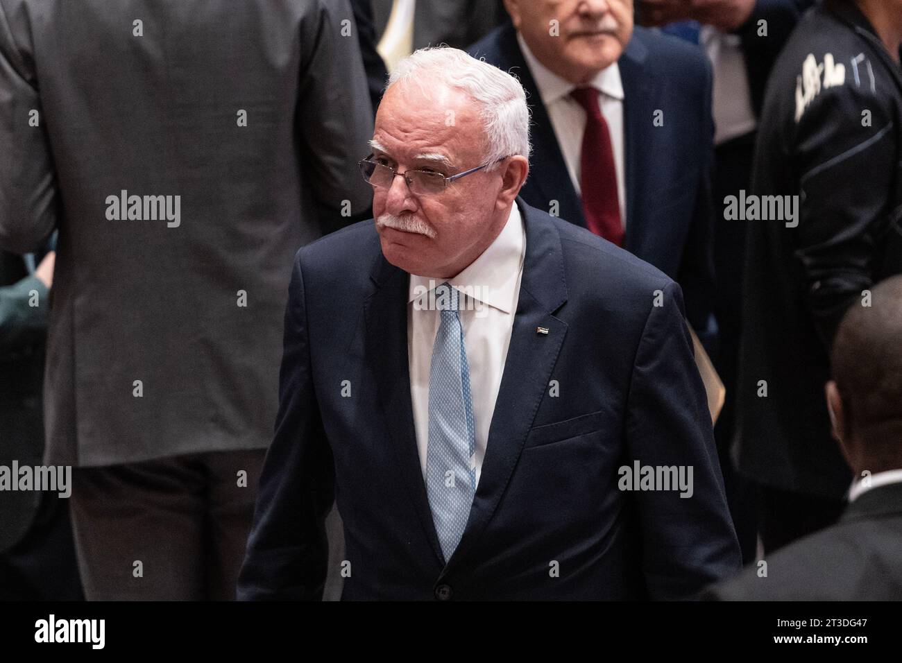 Riyad al-Maliki, Ministro degli affari Esteri e degli espatriati arriva per la riunione SC sulla situazione in Medio Oriente presso la sede delle Nazioni Unite a New York il 24 ottobre 2023 Foto Stock