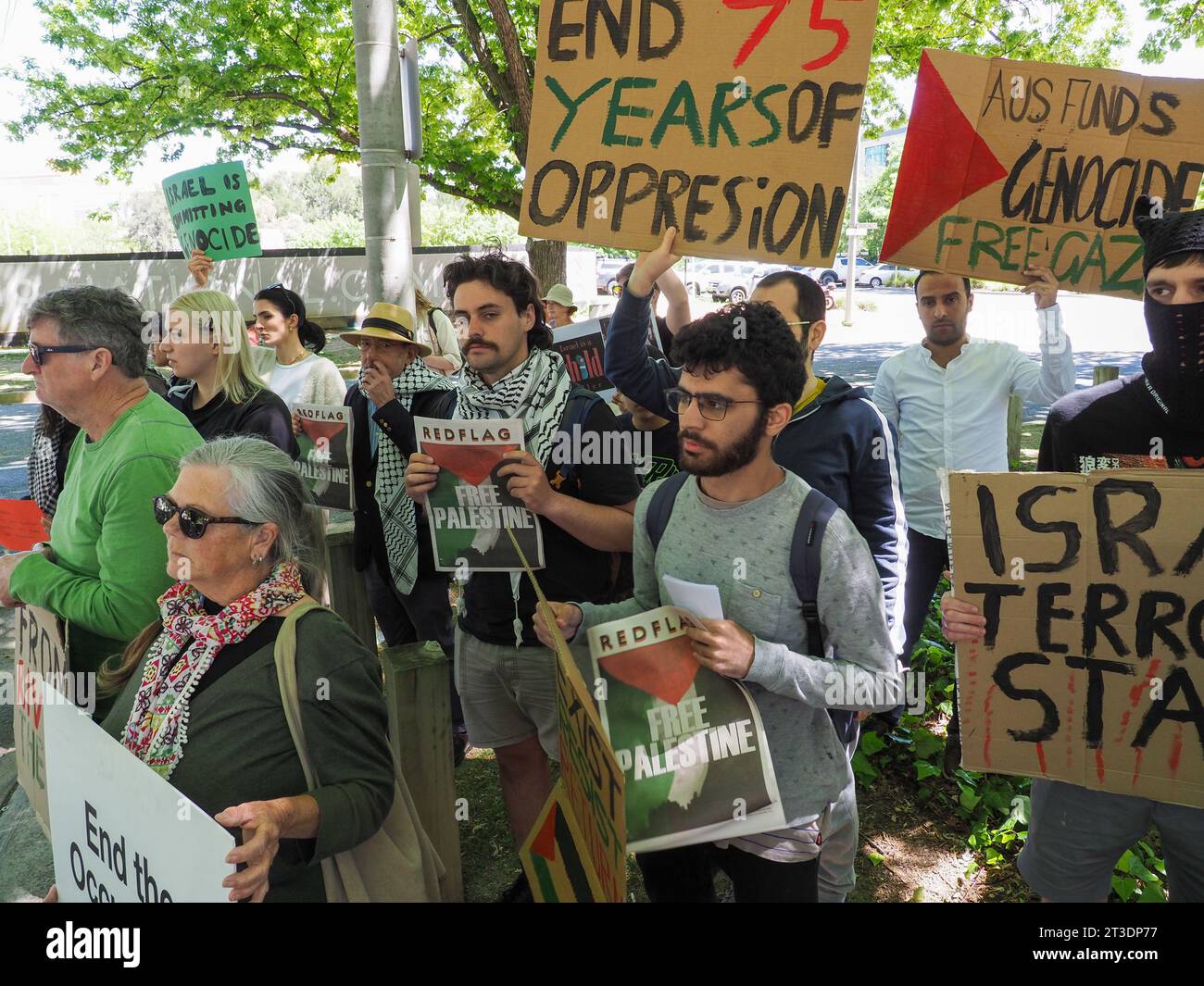 Australia, 25 ottobre 2023, circa 100 persone si sono riunite per protestare contro l'ambasciatore israeliano, Amir Maimon, al National Press Club of Australia - 25 ottobre 2023 Foto Stock