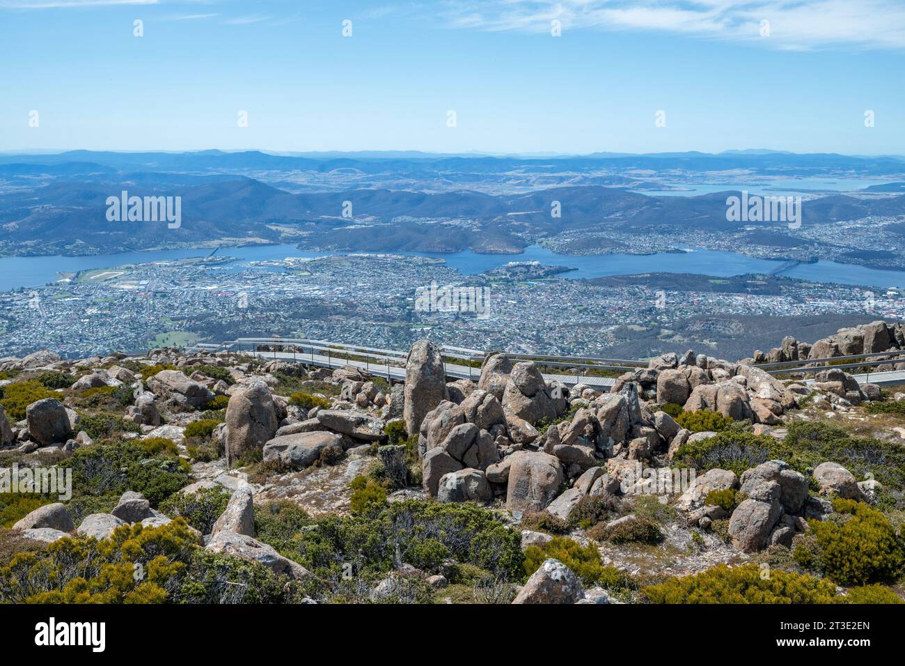 Vista sulla città di Hobart, dalla cima del Monte Wellington in Tasmania, Australia Foto Stock