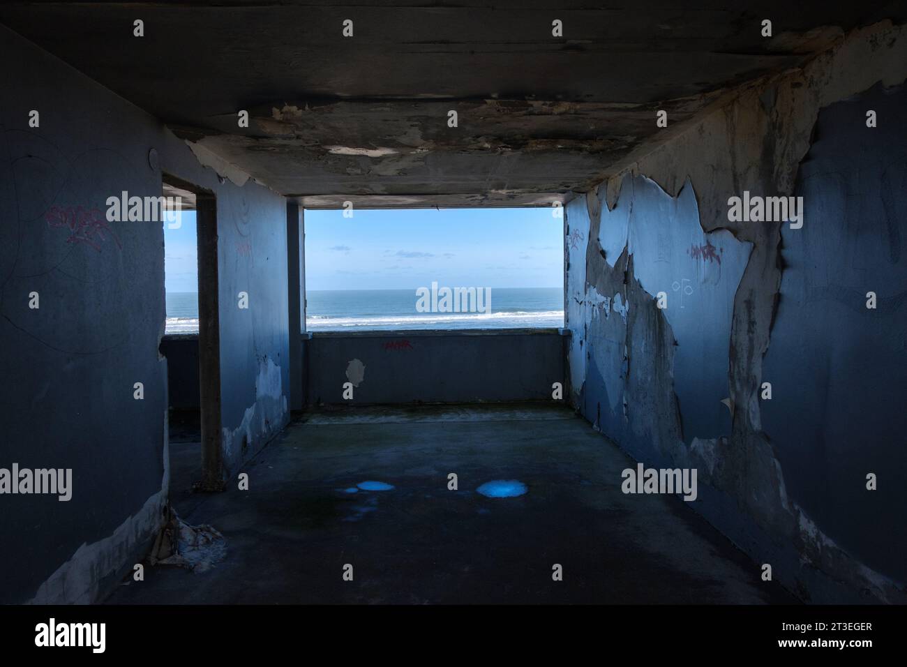 Soulac-sur-Mer (Francia centro-occidentale): Edificio le Signal, i cui abitanti sono vittime della prima espropriazione climatica francese. Soulac è un Foto Stock
