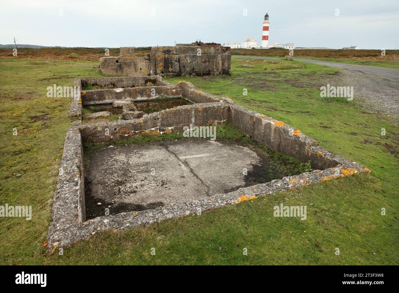 Resti di saline demolite / stazione di pompaggio a Point of Ayre, Isola di Man. Foto Stock