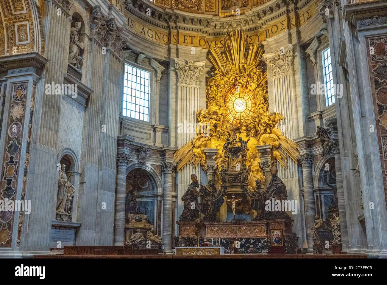 Italia, Lazio, Roma, città del Vaticano dichiarata Patrimonio dell'Umanità dall'UNESCO, Piazza San Pietro, Basilica di San Pietro a Roma (Basilica San Pietro), la Cathedra Petri, chiamata anche Cattedra di San Pietro Foto Stock