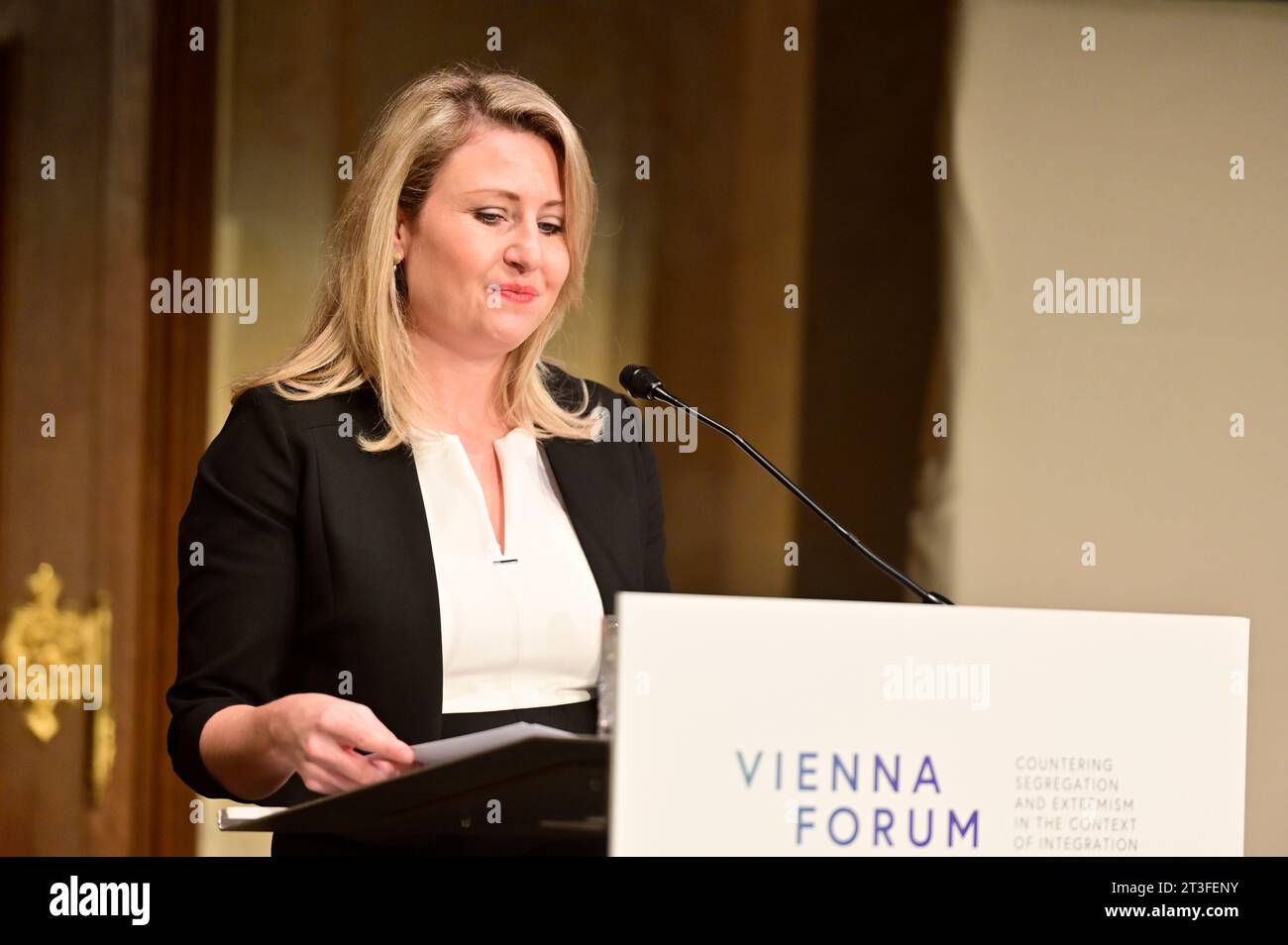 Vienna, Austria. 24 ottobre 2023. Forum di Vienna sulla lotta alla segregazione e all'estremismo nel contesto dell'integrazione con il ministro dell'integrazione Susanne Raab (ÖVP) Foto Stock