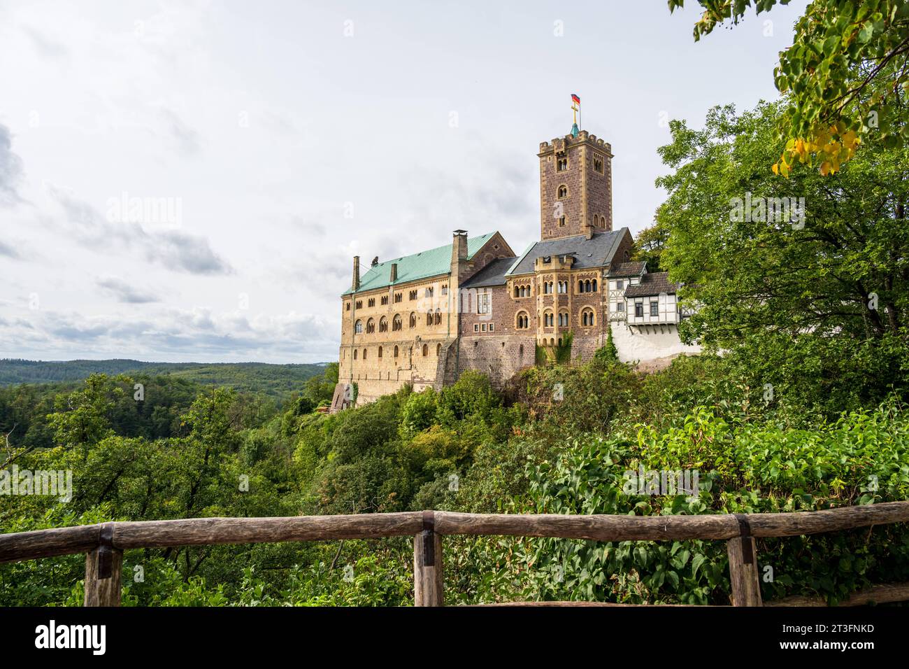 Die beeindruckende Wartburg ein geschichträchtiger Ort hier übersetzte Martin Lutter die Bibel in Die deutsche Sprache *** l'imponente Wartburg un luogo immerso nella storia qui Martin Lutter tradusse la Bibbia in tedesco Foto Stock