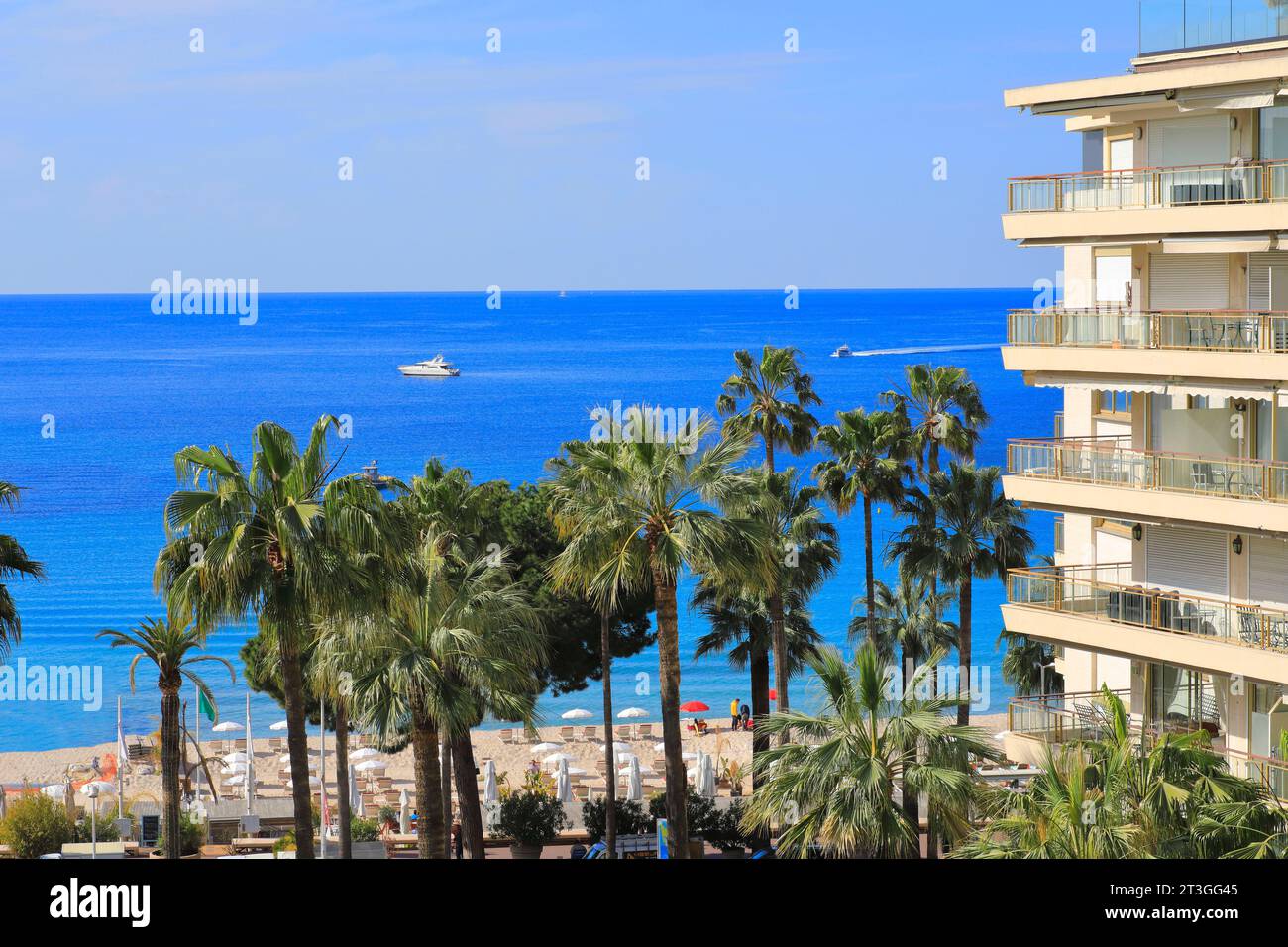 Francia, Alpes Maritimes, Cannes, la Croisette, Hotel Mondrian, vista dall'hotel sulla spiaggia privata Foto Stock
