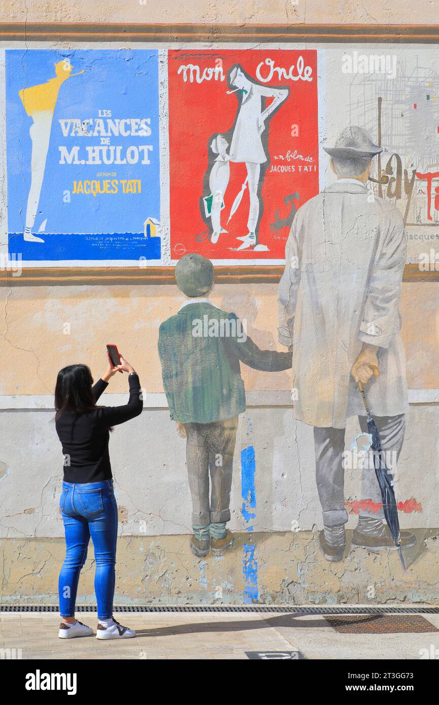 Francia, Alpi marittime, Cannes, quartiere di Suquet, murale sul mondo del cinema e dedicato a Jacques Tati Foto Stock