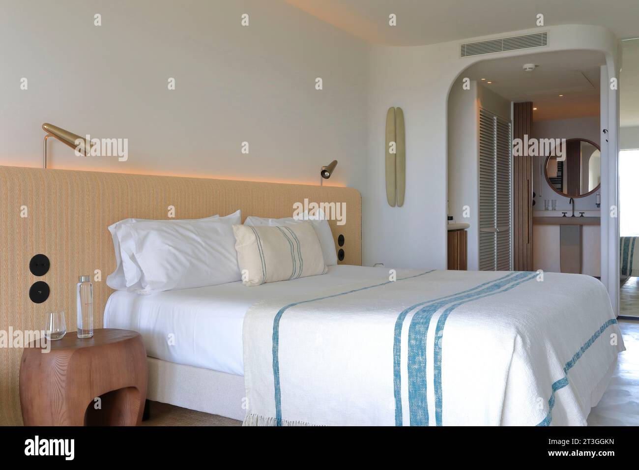 Francia, Alpes Maritimes, Cannes, Hotel Belle Plage decorato dal designer d'interni Raphael Navot, camera Foto Stock