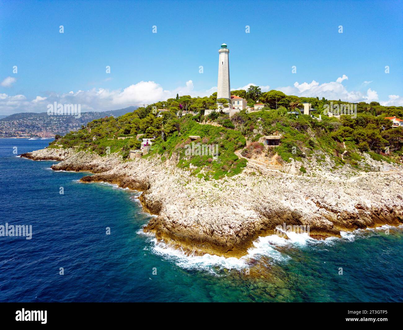 Francia, Alpes Maritimes, Rade de Villefranche sur Mer, Saint Jean Cap Ferrat, il faro di Cap Ferrat (vista aerea) Foto Stock