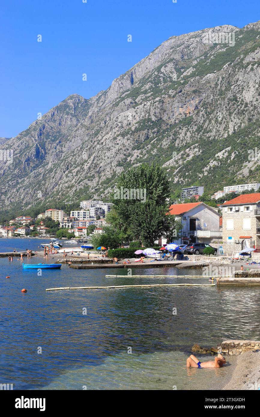 Montenegro, Baia di Cattaro dichiarata Patrimonio dell'Umanità dall'UNESCO, comune di Cattaro, Dobrota Foto Stock