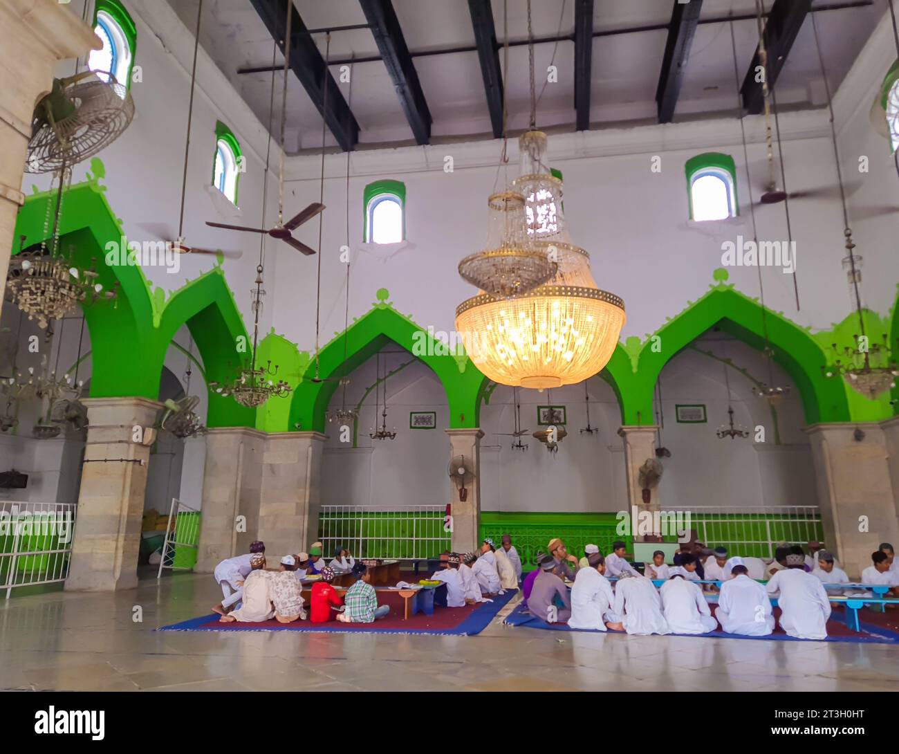 Madarsa musulmana alla moschea per l'educazione da angolazioni diverse l'immagine è scattata al Khwaja Gharib Nawaz Dargah Sharif ad ajmer rajasthan india il 19 agosto 202 Foto Stock