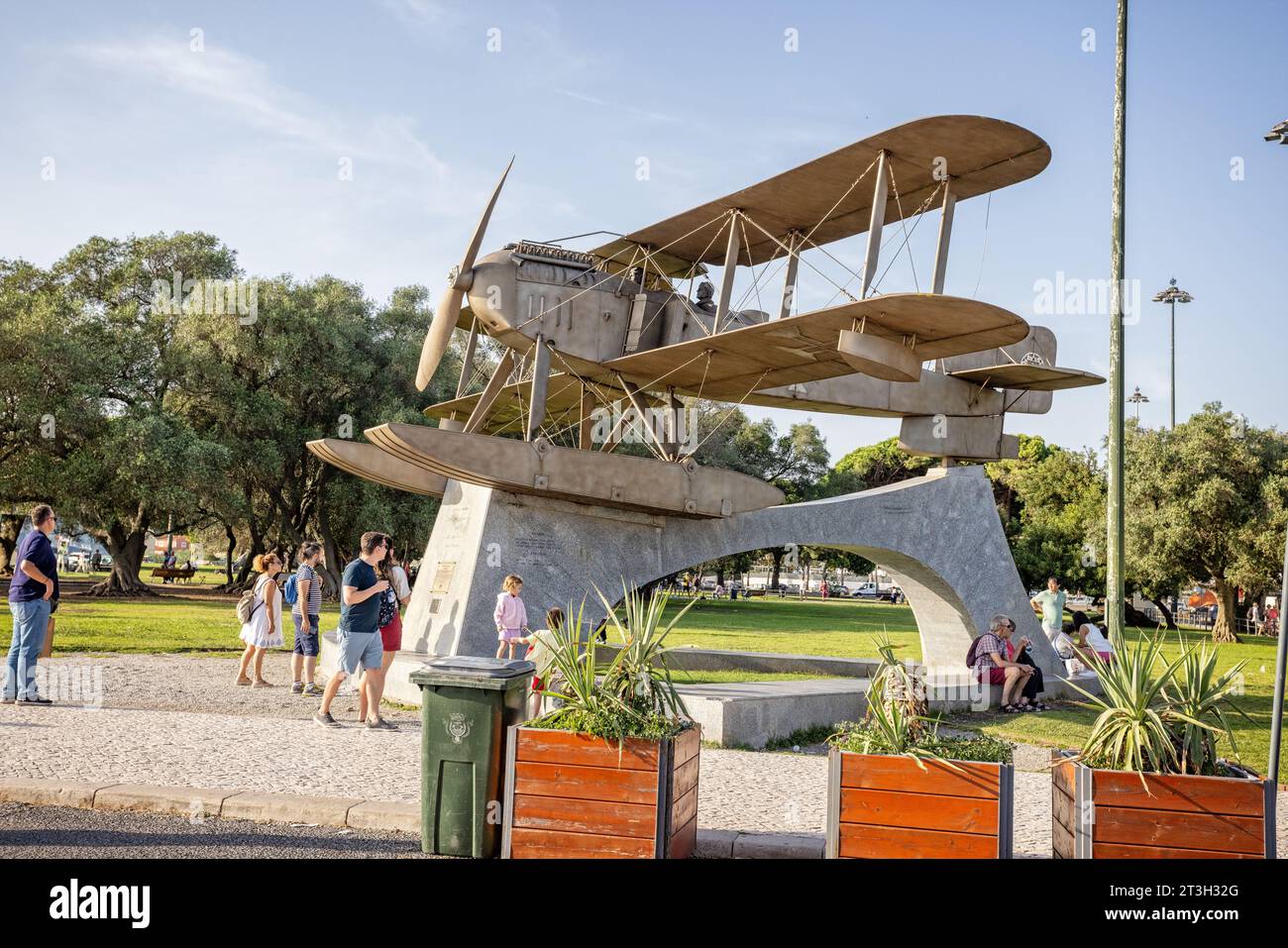 Monumento di Gago Coutinho Sacadura Cabral, idrovolante a Belém, Lisbona, Portogallo, il 12 ottobre 2023 Foto Stock