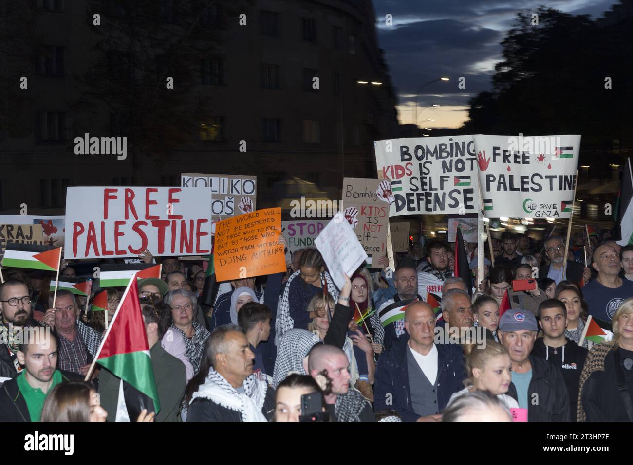 Manifestazioni a Zagabria in Croazia contro il bombardamento di Gaza Foto Stock