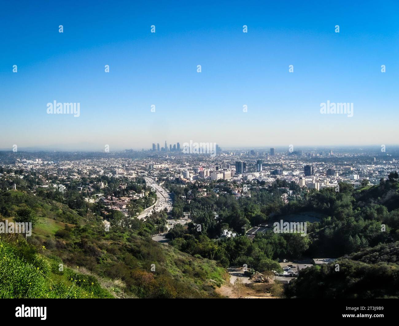 Lo skyline di Los Angeles durante il giorno si affaccia sulla città Foto Stock