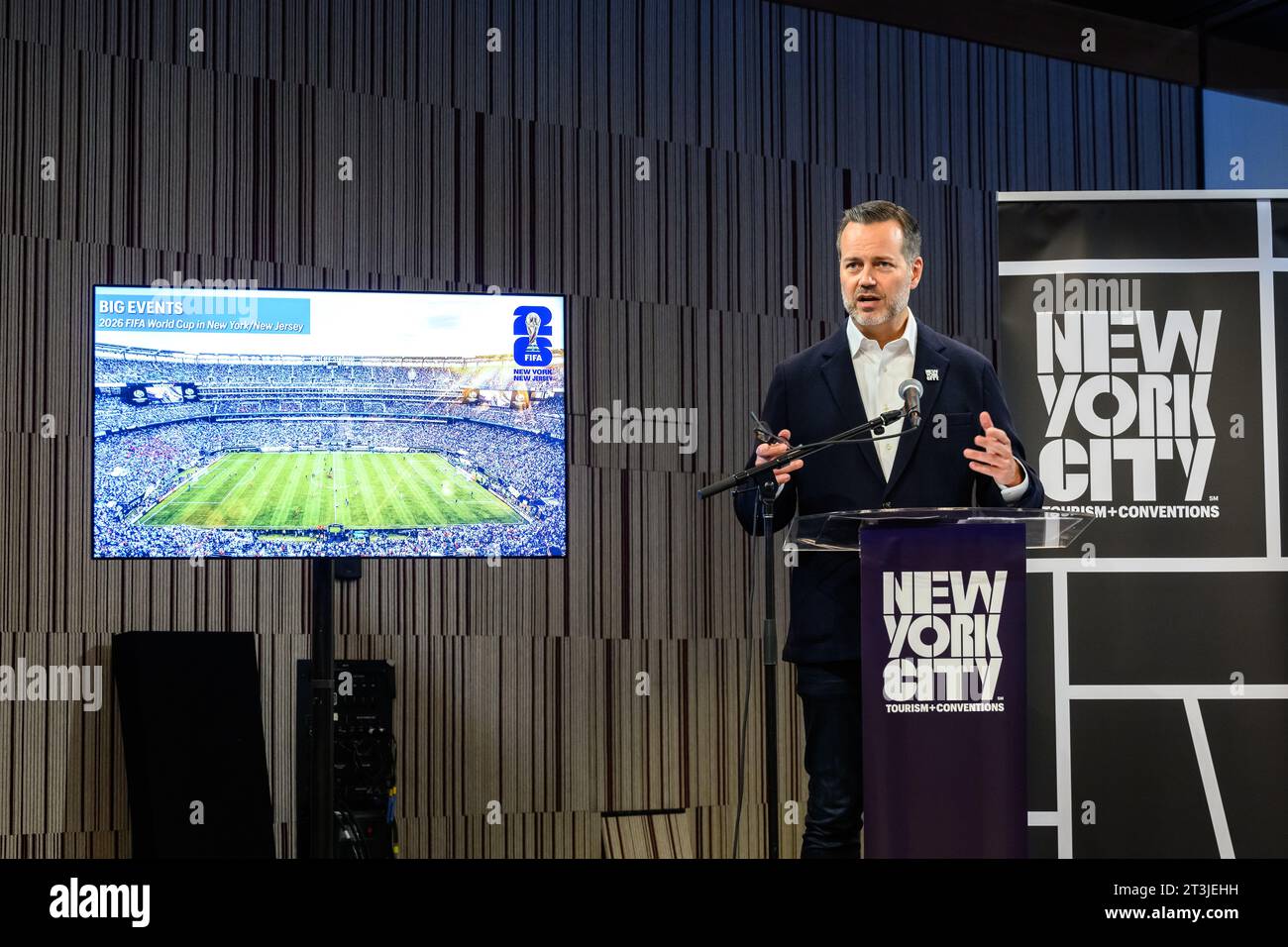 New York, USA. 25 ottobre 2023. Fred Dixon, Presidente e CEO, New York City Tourism Conventions, aggiorna i giornalisti in seguito alla recente apertura del nuovo iconico Perelman Performing Arts Center, che comprende circa 90.000 piedi quadrati (8.400 m2) su tre piani. Crediti: Enrique Shore/Alamy Live News Foto Stock