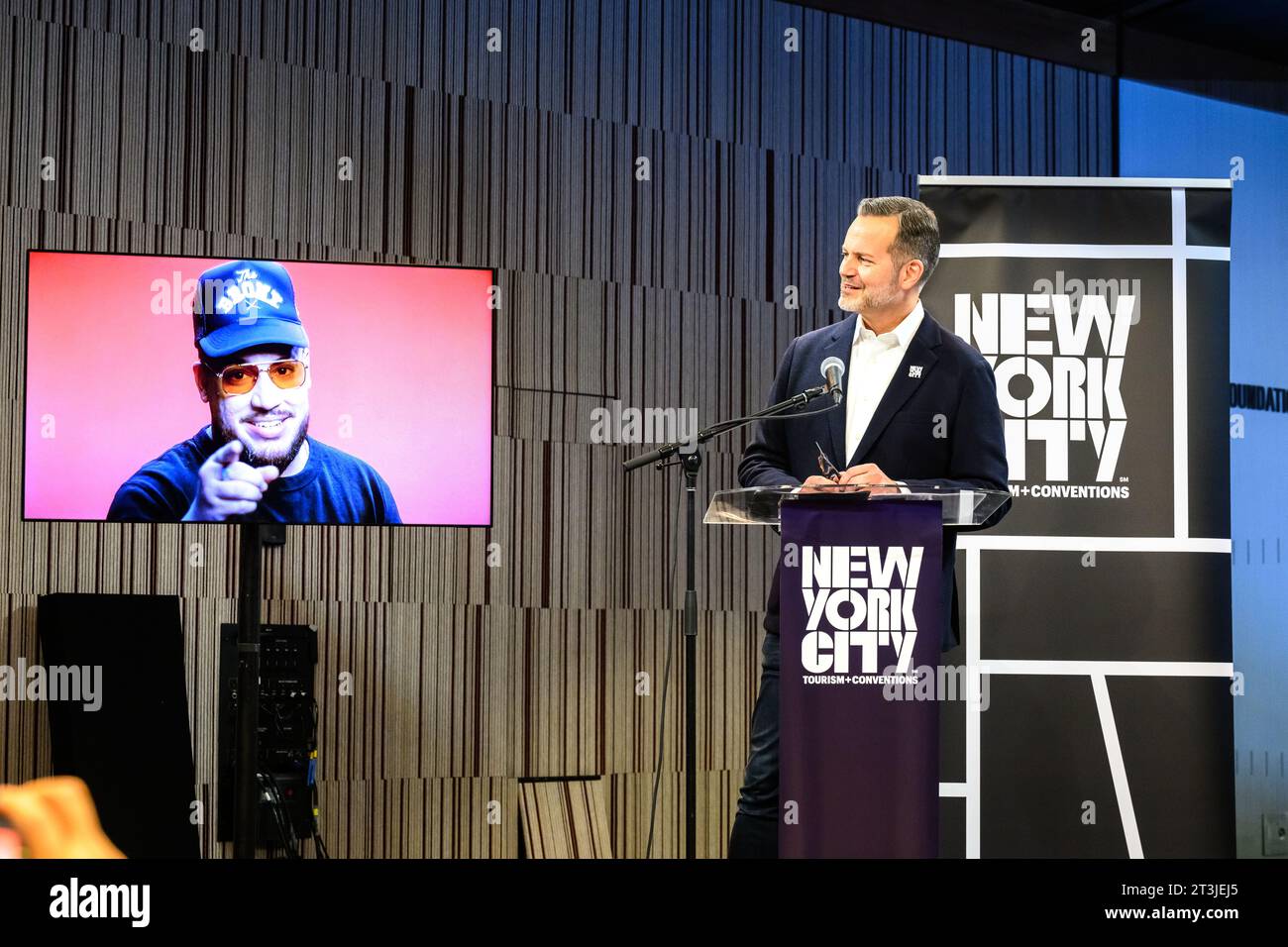 New York, USA. 25 ottobre 2023. Fred Dixon, Presidente e CEO, New York City Tourism Conventions, aggiorna i giornalisti in seguito alla recente apertura del nuovo iconico Perelman Performing Arts Center, che comprende circa 90.000 piedi quadrati (8.400 m2) su tre piani. Crediti: Enrique Shore/Alamy Live News Foto Stock