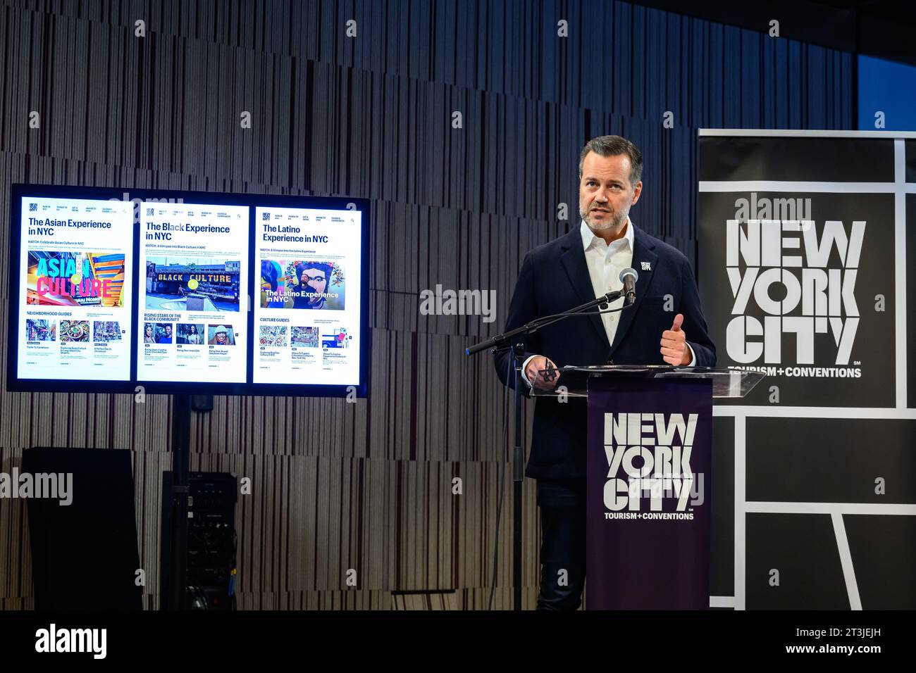 New York, USA. 25 ottobre 2023. Fred Dixon, Presidente e CEO, New York City Tourism Conventions, aggiorna i giornalisti in seguito alla recente apertura del nuovo iconico Perelman Performing Arts Center, che comprende circa 90.000 piedi quadrati (8.400 m2) su tre piani. Crediti: Enrique Shore/Alamy Live News Foto Stock