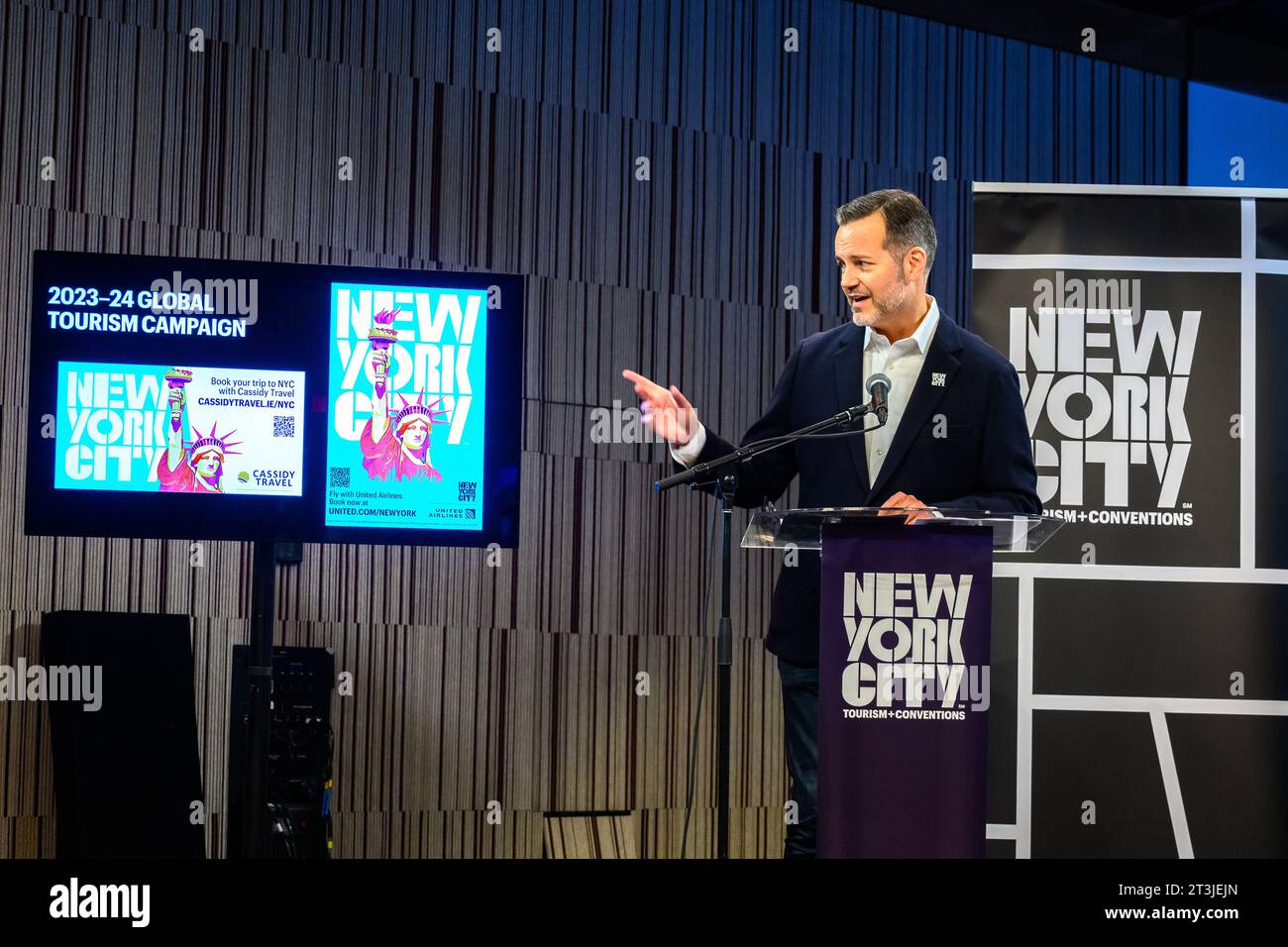 New York, USA. 25 ottobre 2023. Fred Dixon, Presidente e CEO, New York City Tourism Conventions, aggiorna i giornalisti in seguito alla recente apertura del nuovo iconico Perelman Performing Arts Center, che comprende circa 90.000 piedi quadrati (8.400 m2) su tre piani. Crediti: Enrique Shore/Alamy Live News Foto Stock