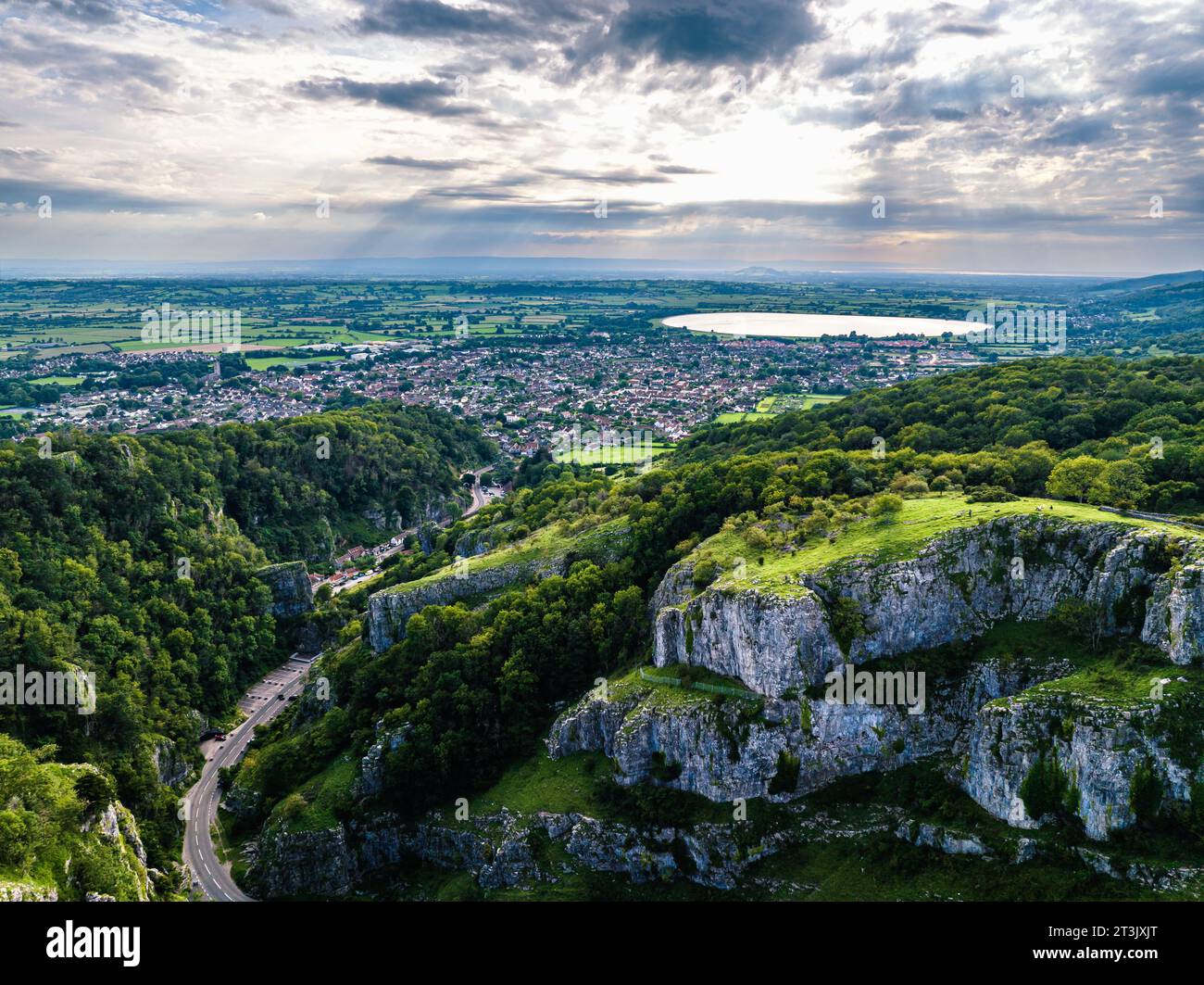 Cliff Road in Cheddar Gorge and Caves, Cheddar Gorge, Somerset, Inghilterra Foto Stock