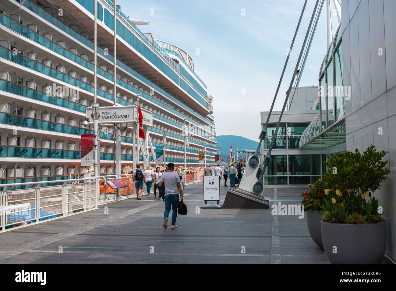 Immagine del porto di Vancouver nelle giornate di sole. Il porto di Vancouver è uno dei porti più grandi e significativi del Canada. Foto Stock