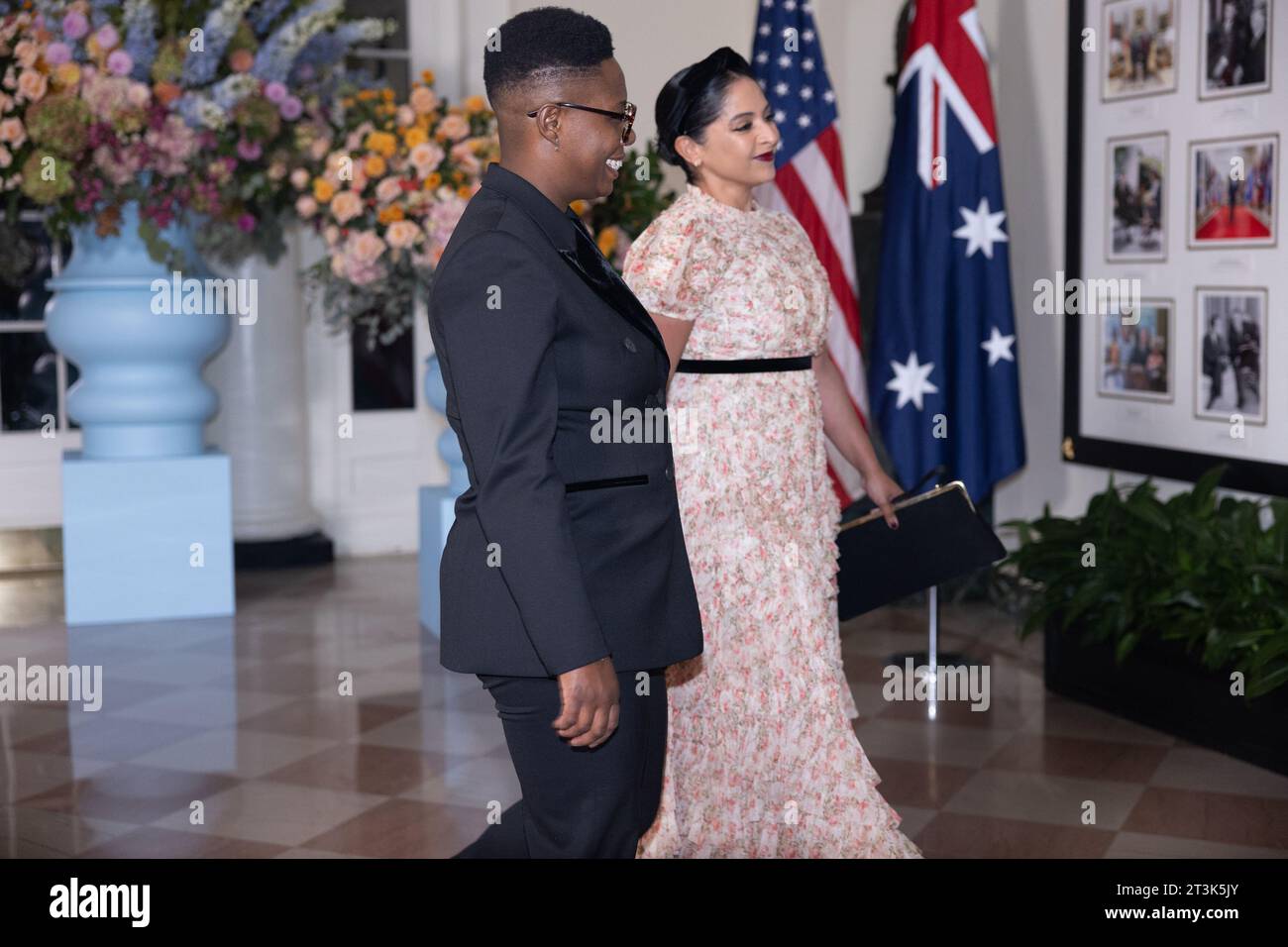 Washington, USA. 11 febbraio 2019. Gli ospiti arrivano per la cena di stato in onore del primo ministro australiano Anthony Albanese alla Casa Bianca di Washington il 25 ottobre 2023. Foto di Tierney Cross/Pool/Sipa USA credito: SIPA USA/Alamy Live News Foto Stock